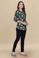 Stylish green abstract tunic with keyhole neck

