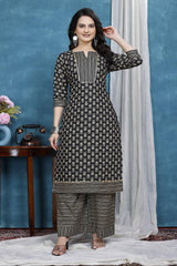 Women’s calf length black kurta with floral pattern

